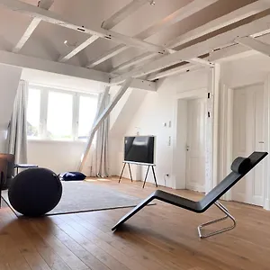 Apartment Zehuus Mit Domblick Und Dachterrasse, Köln